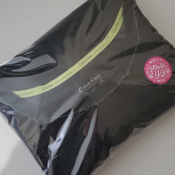 Phynx's Closet - 5 Star Rated Posh Ambassador!!! - Picture 14 of 16